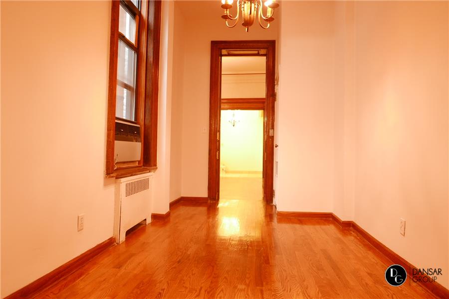 62 E 66th St, #2R