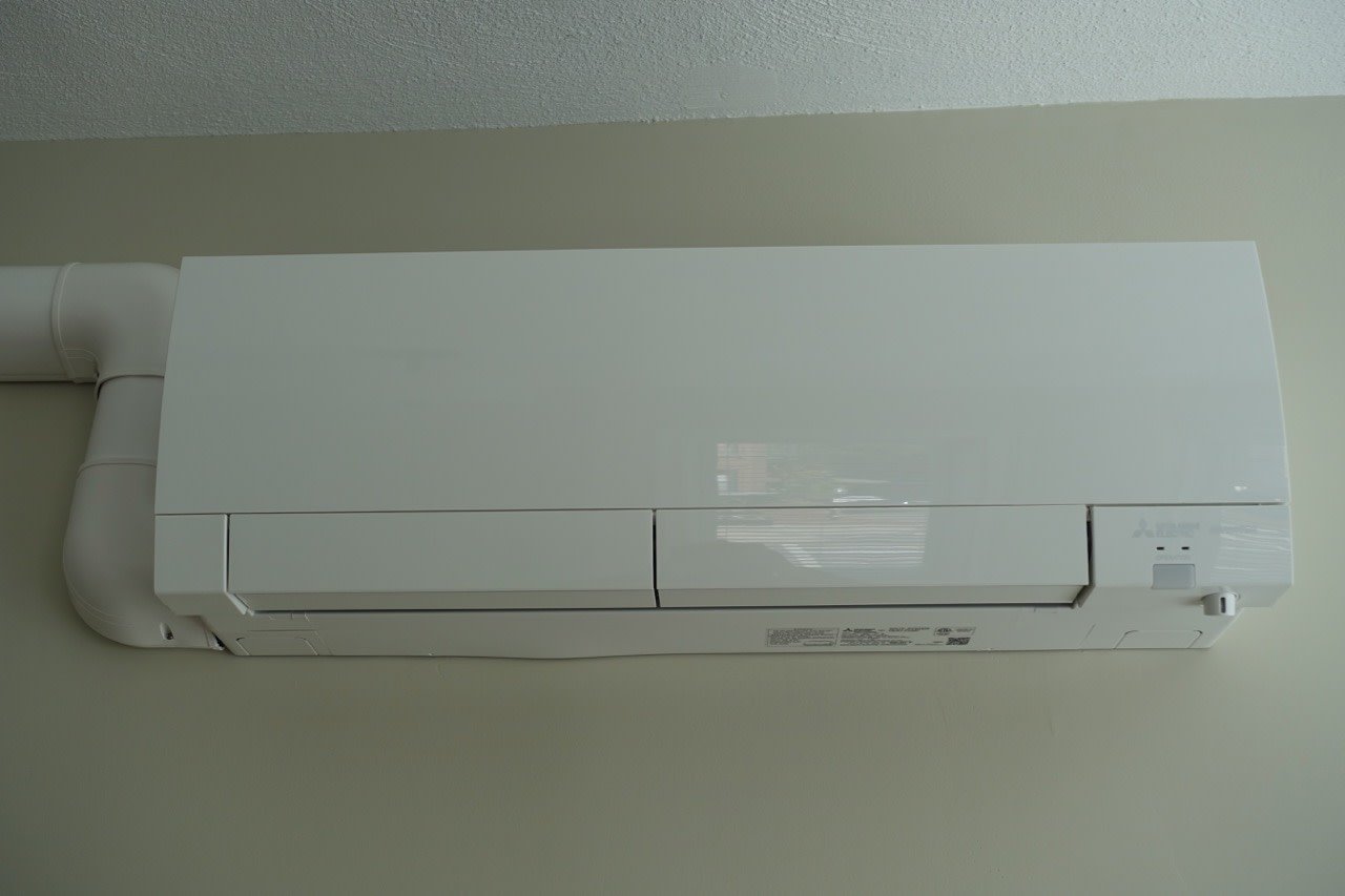 Columbus Ave. @ Worcester Street - SUNNY fourth floor 1 bed - Single Occupant Only - Common Laundry and ductless Air Conidtioning! September! 