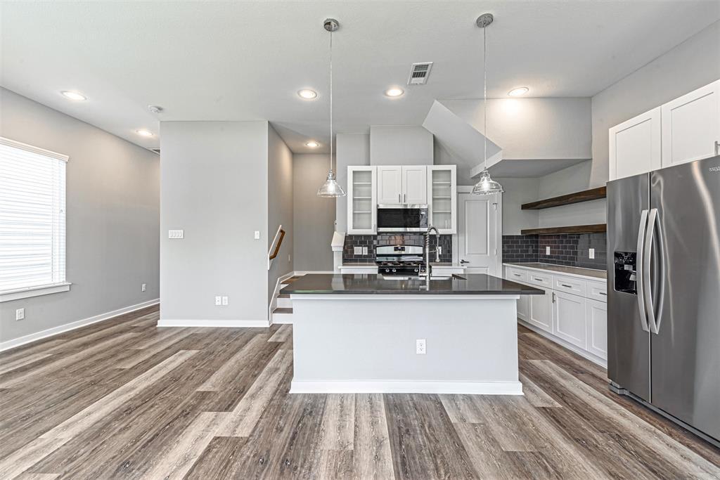 8406 Berry Green Ln