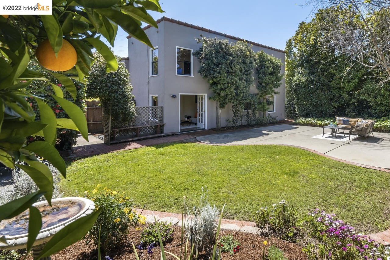 856 Bridge Rd