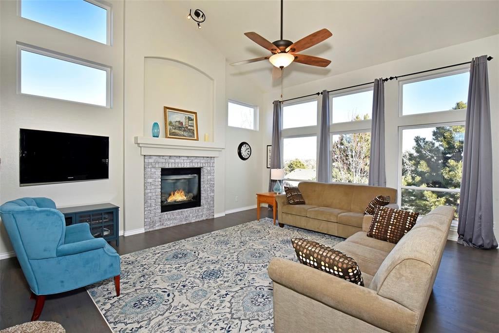 5665 Loyola Dr