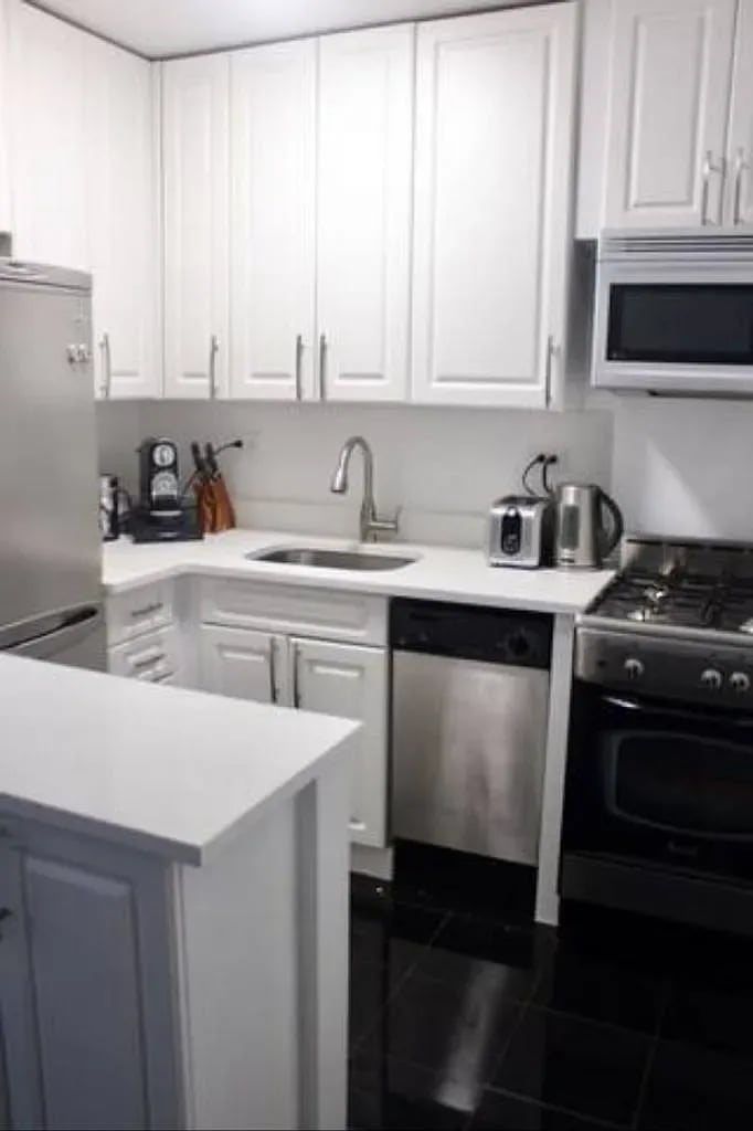 200 E 27th St., #6H