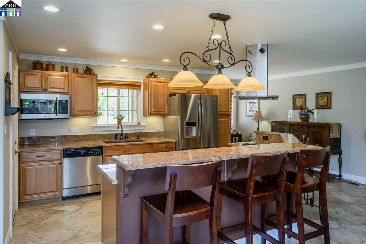 260 Clydesdale Dr