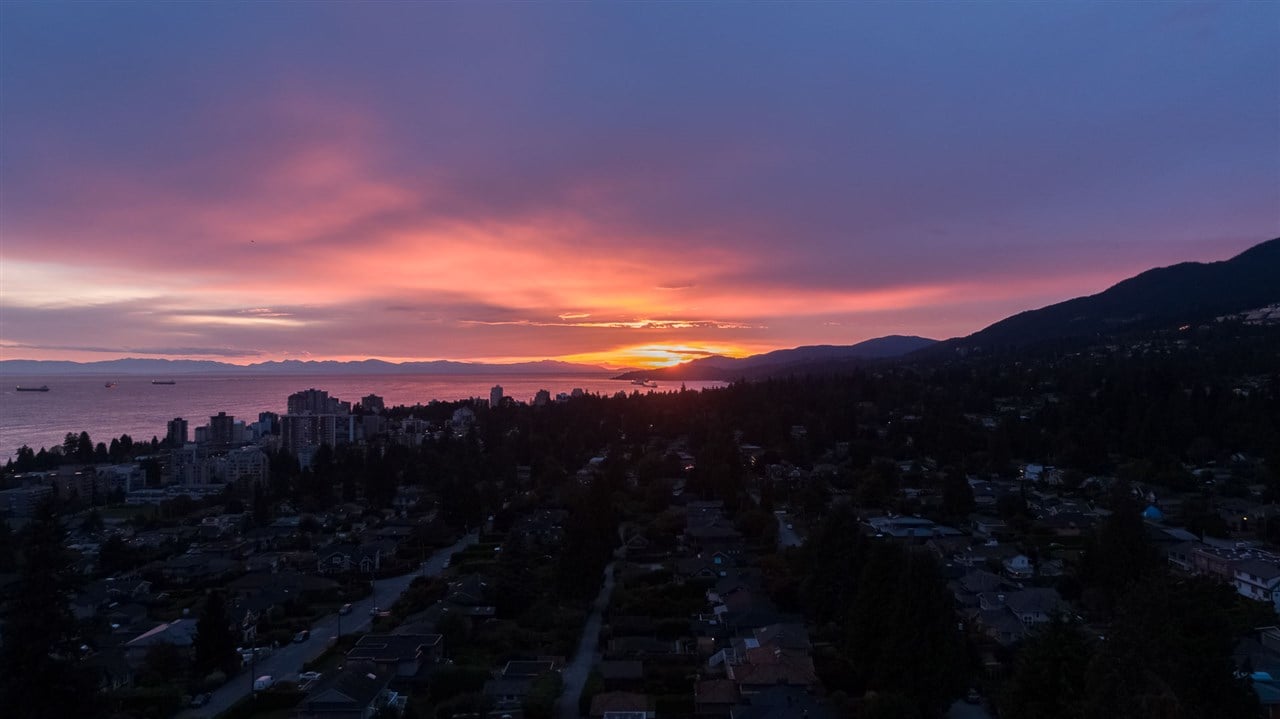 975 Leyland Street, West Vancouver