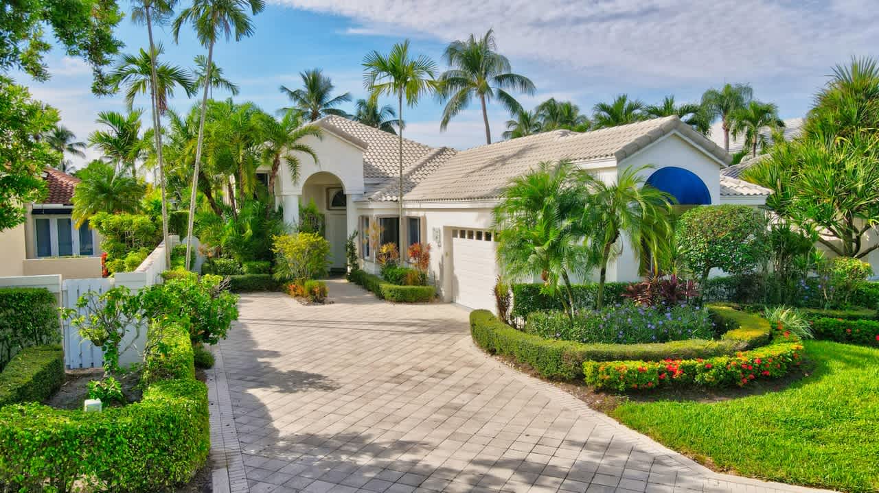 3564 NW Clubside Cir