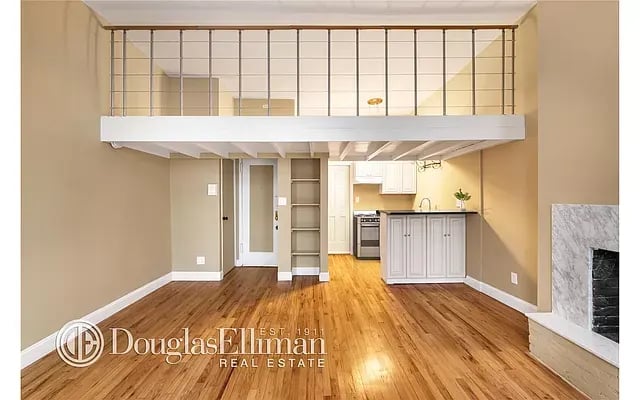 236 East 74th Street Unit: 2R