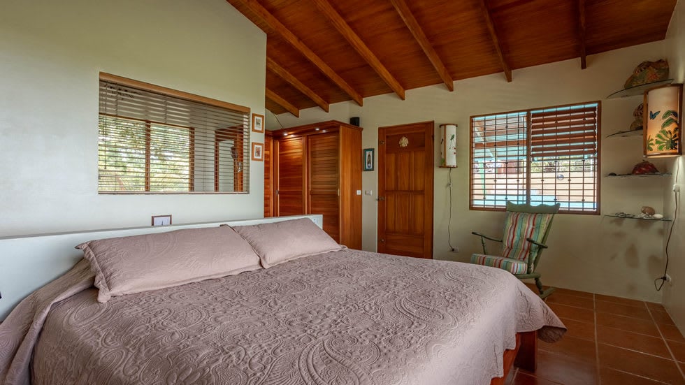 Home with White Water Views and Easy Access in Ojochal