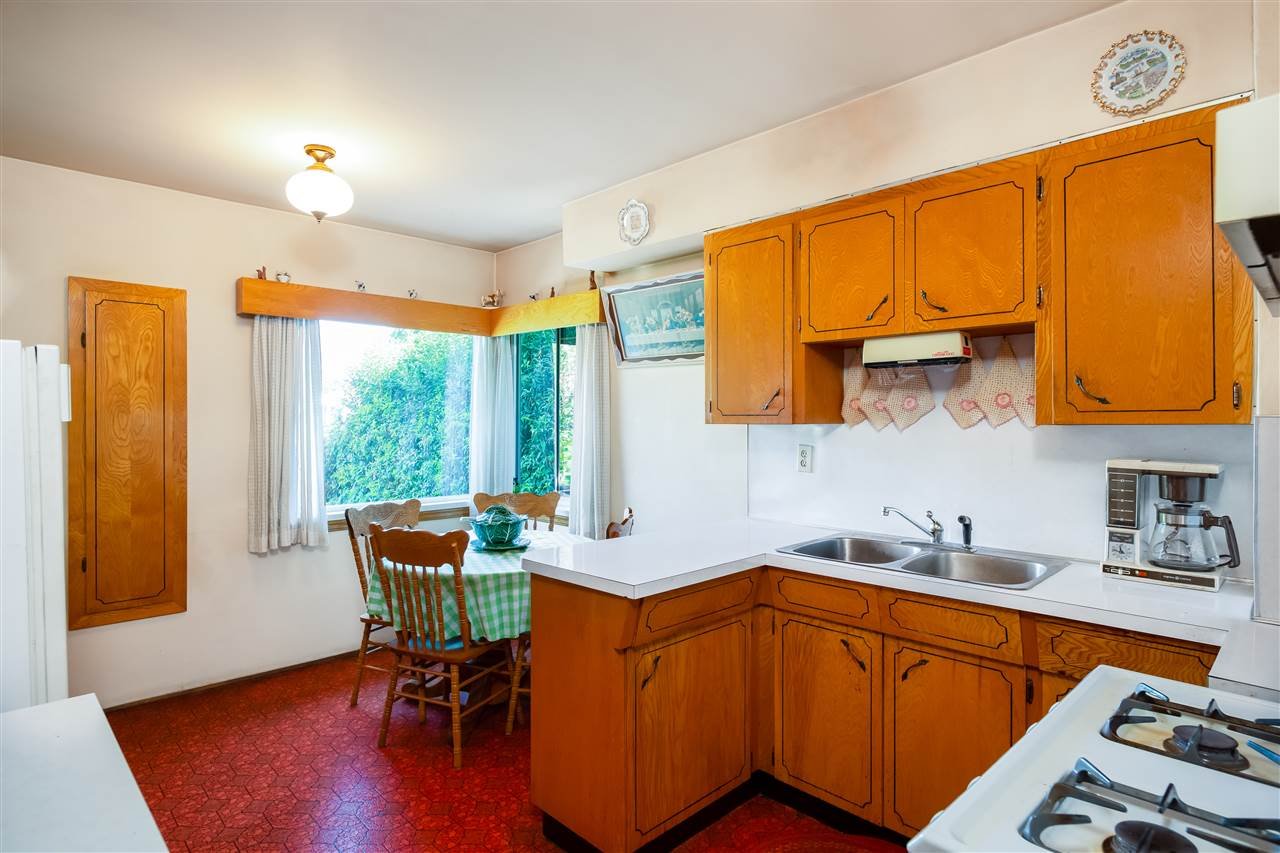 959 E 13th Ave