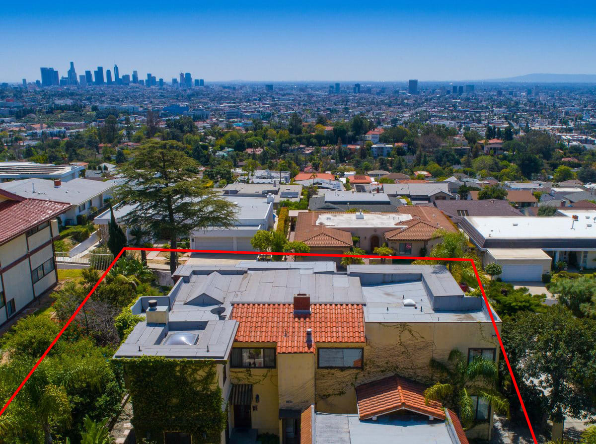 Spanish Colonial Villa In Los Feliz Estates