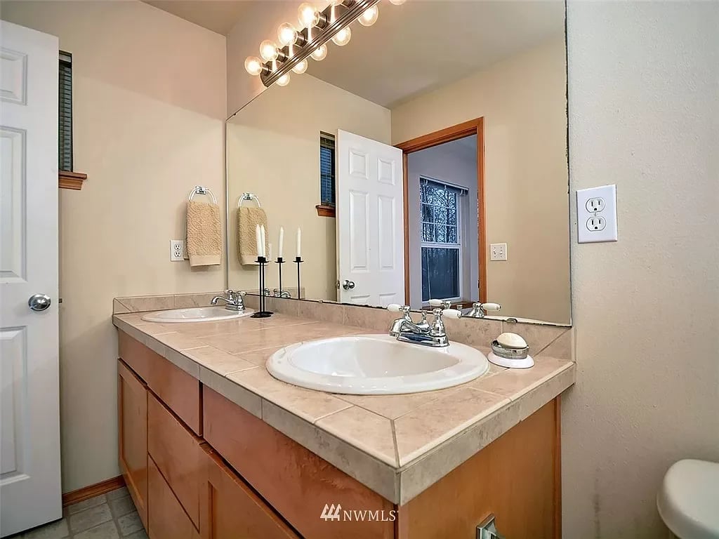 3421 159th St SW #11
