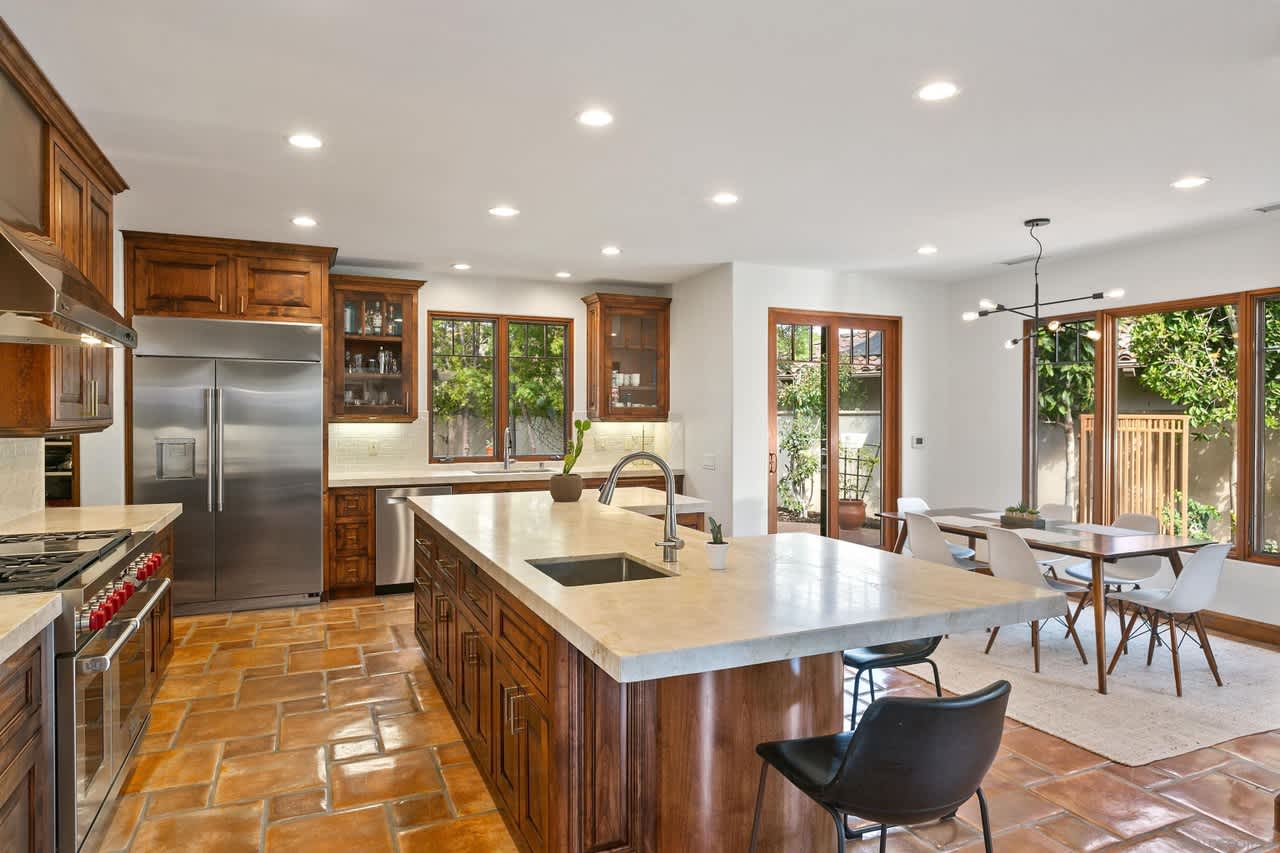 5463 Meadows Del Mar