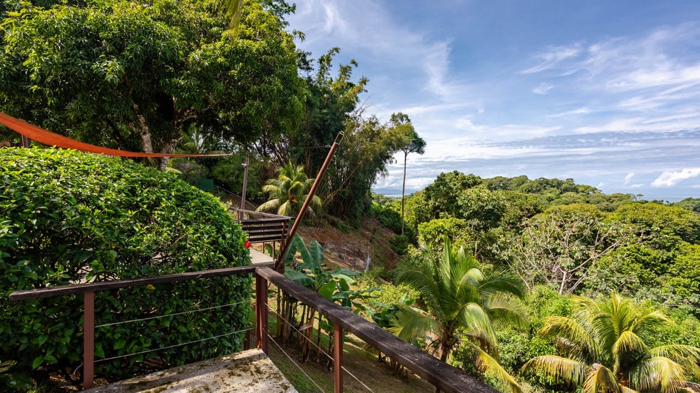 Home with White Water Views and Easy Access in Ojochal