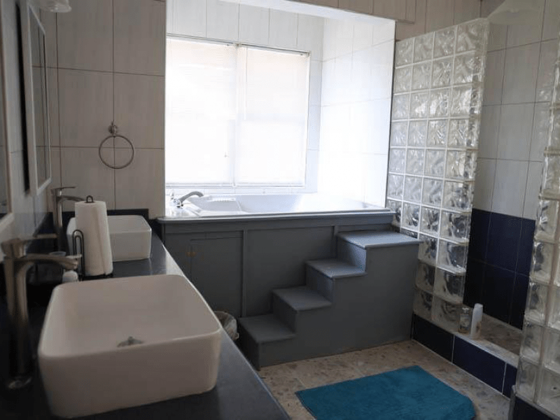 660 Apple Bay Three Bedrooms