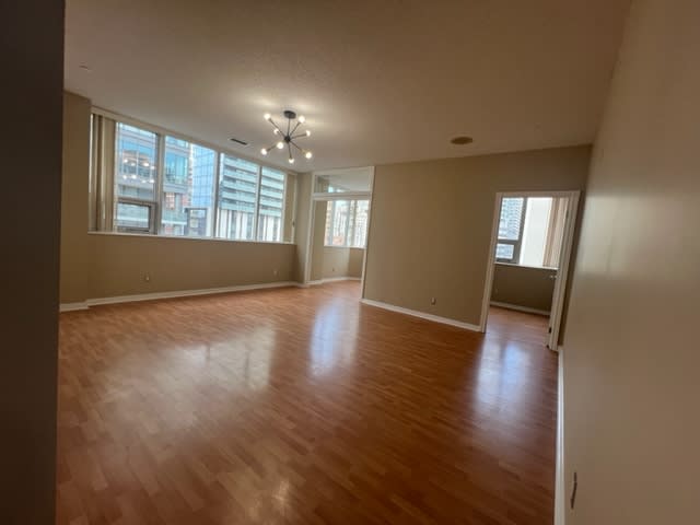 393 King St Unit: 501