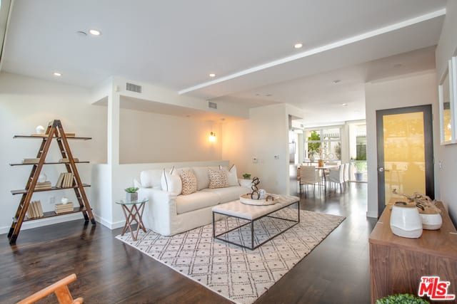 125 Pacific St #3