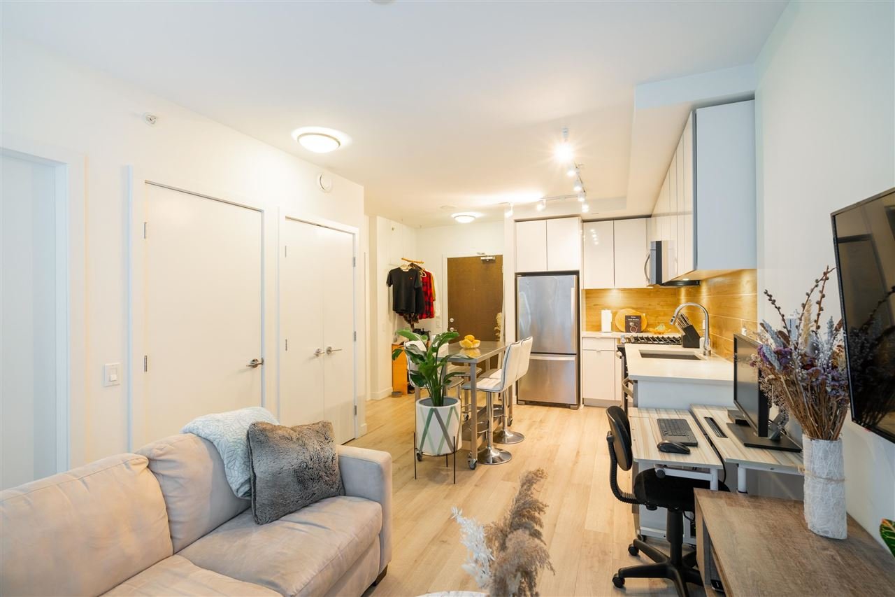 506-200 Nelson's Cres