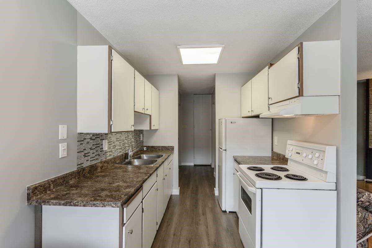 307-350 E 5th Ave