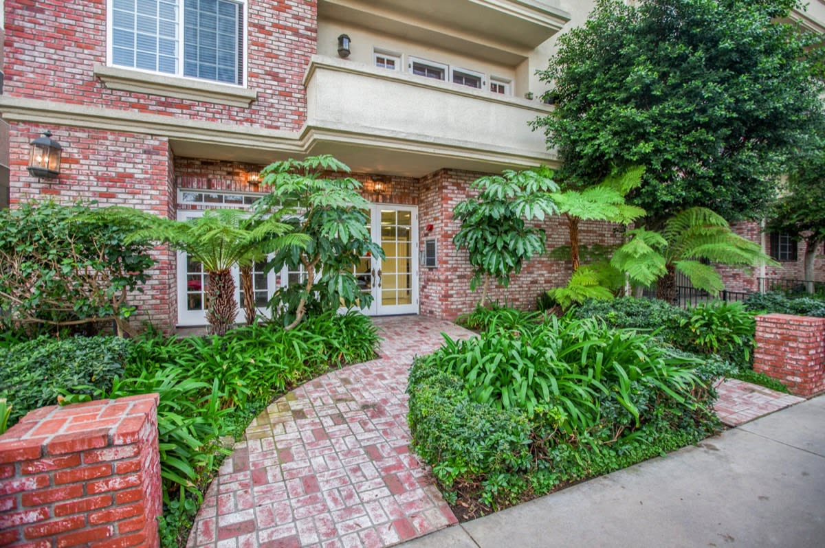 14538 Benefit St 202 Sherman Oaks, CA