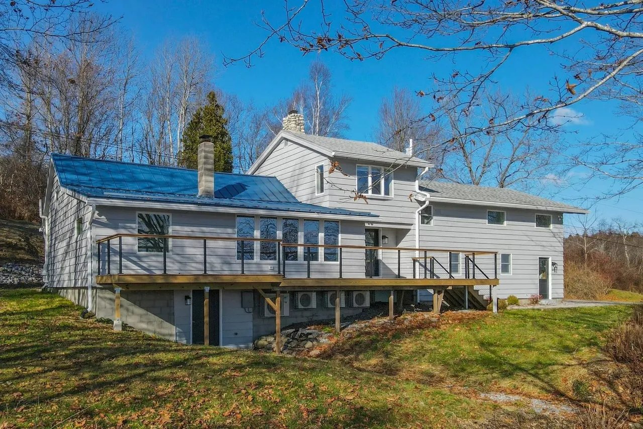 New Listing: 21 Spring Hill Road, Harpswell, ME 04079 – $1,375,000