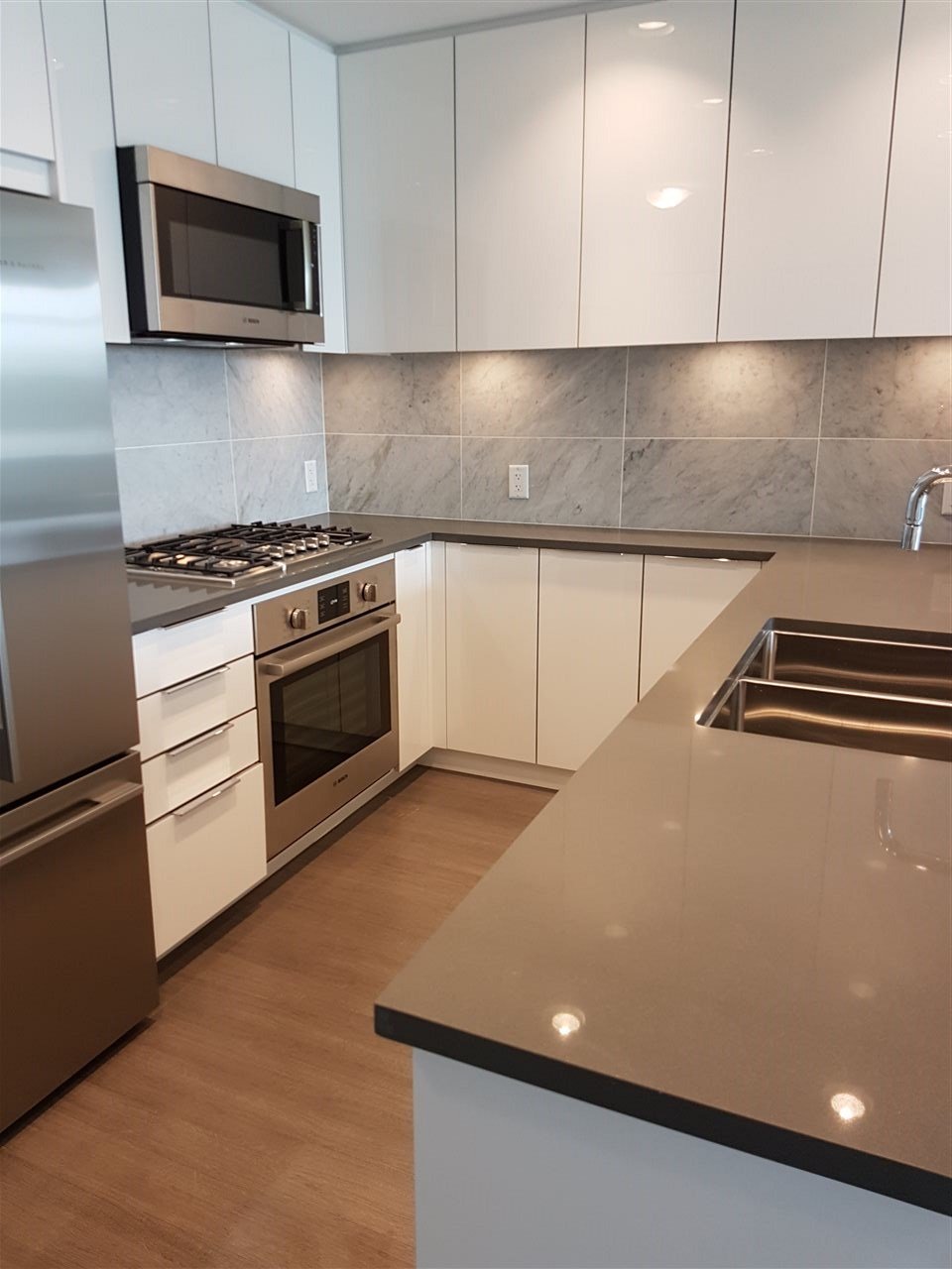 604-3289 Riverwalk Ave