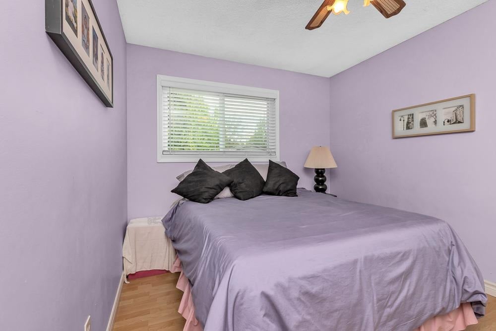 1158 Esperanza Dr