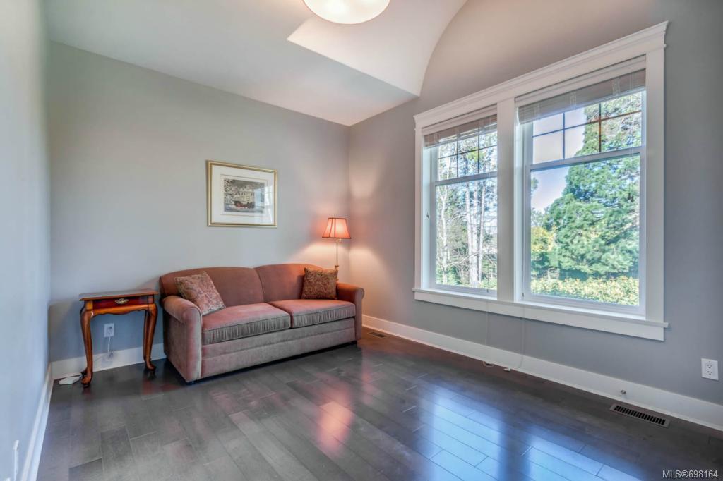 2995 Uplands Rd