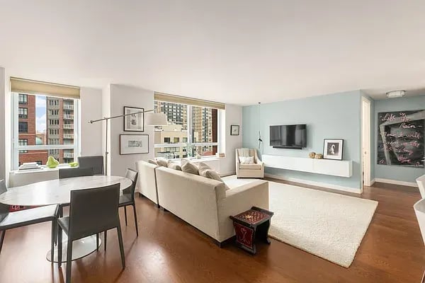 200 East 94th Street Unit: 718