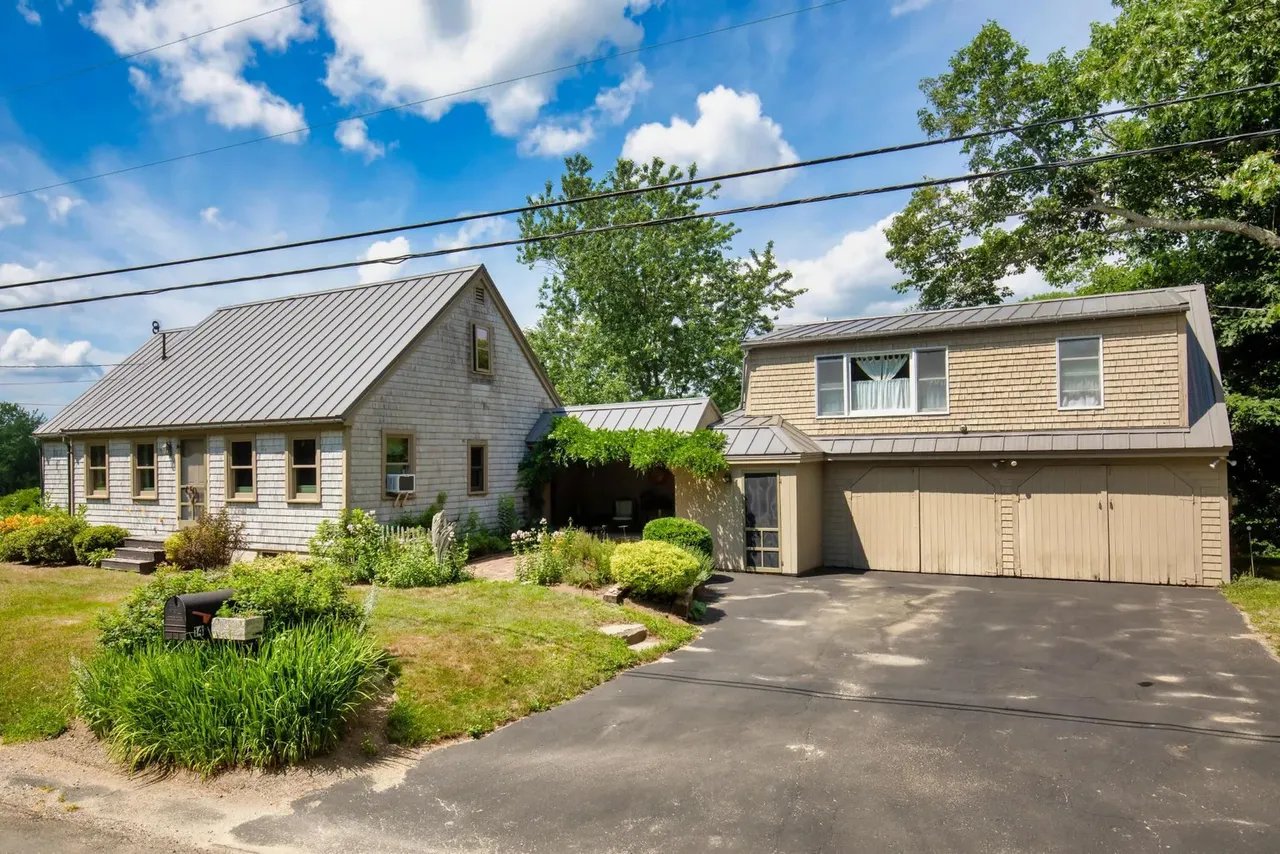 New Listing! 14 W Old County Road, Newcastle, ME 04553 – $650,000
