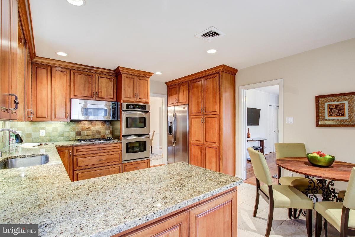 3305 Brooklawn Ter