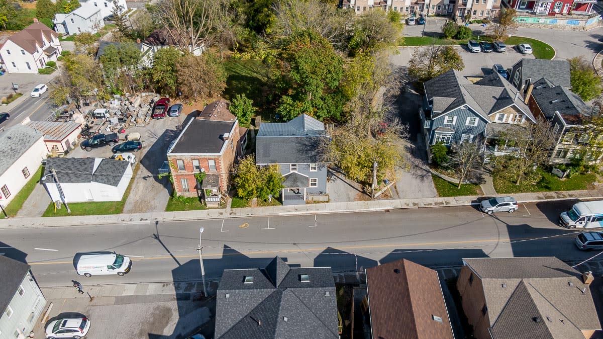 New Listing: 103/105 Main St S