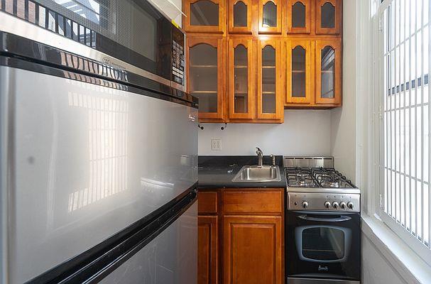 244 West 72nd Street, Apt 10-E