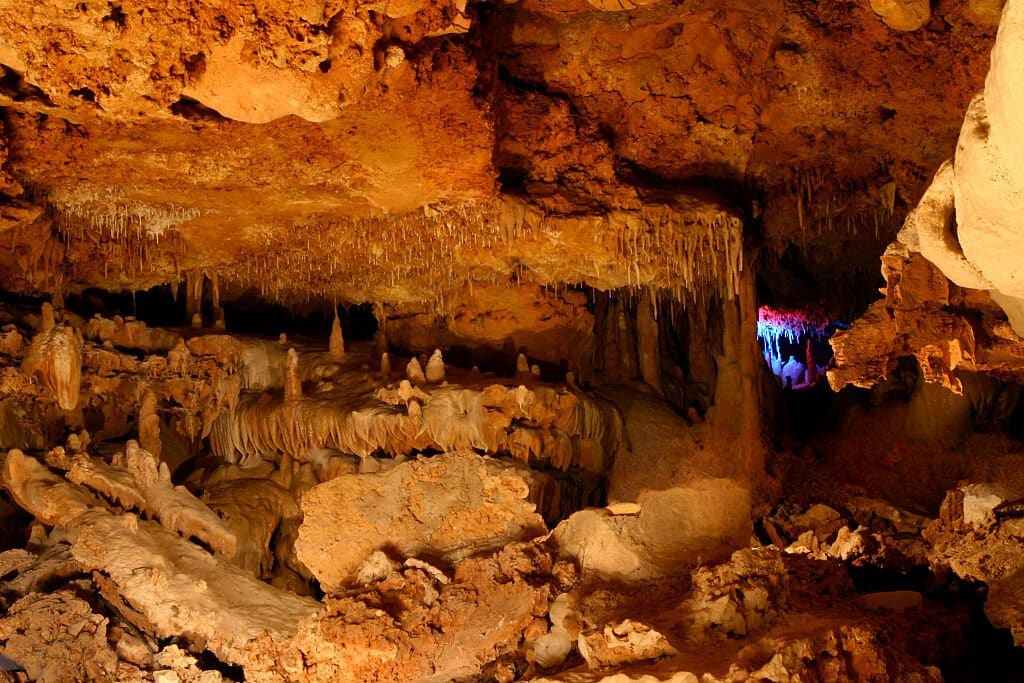 Innerspace Caverns, cavern, Georgetown Cavern, Stalactites, Stalagmites, Wild Cave Tour, Cave, Underground Tour, Underground cave