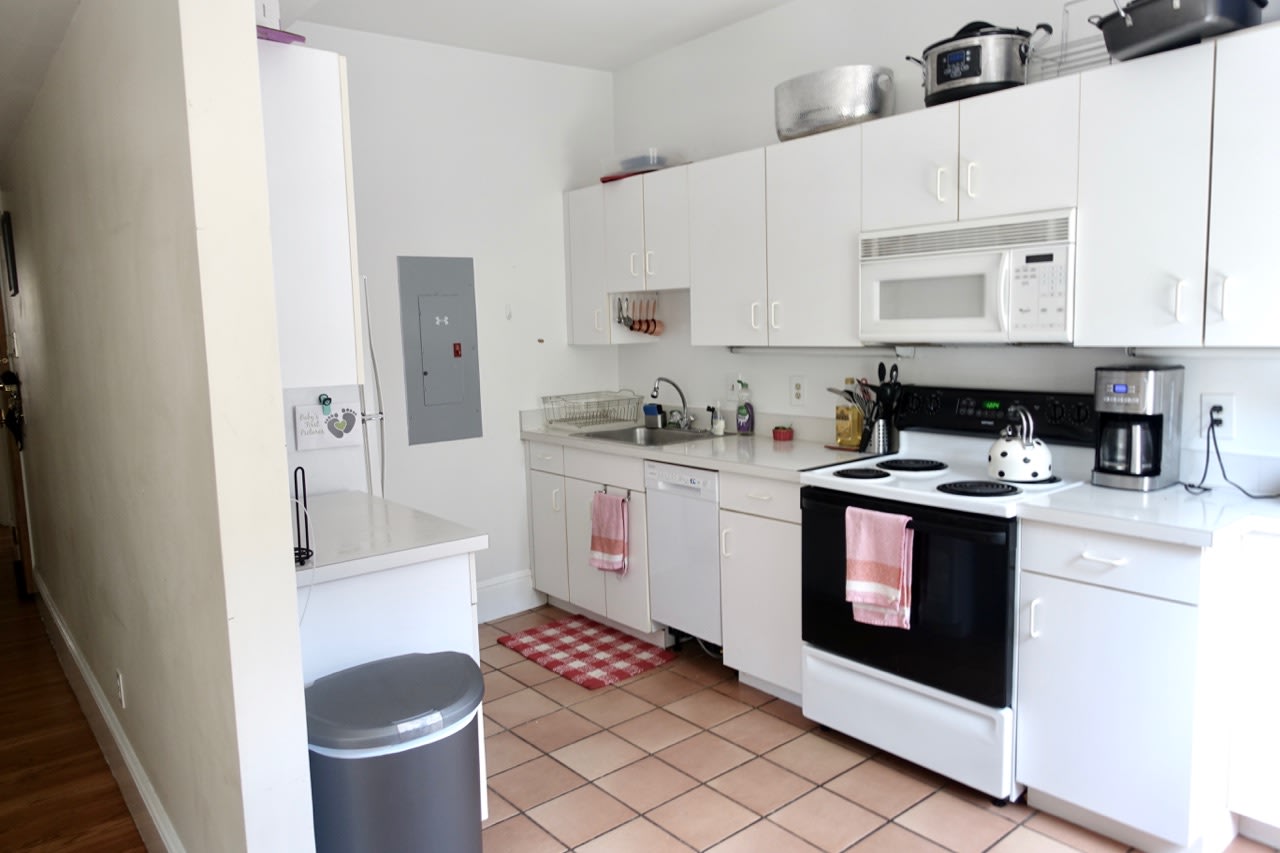 Saint Botolph Street - 2 Bed 1 Bath w. Laundry/DECK/Parking and AC! 