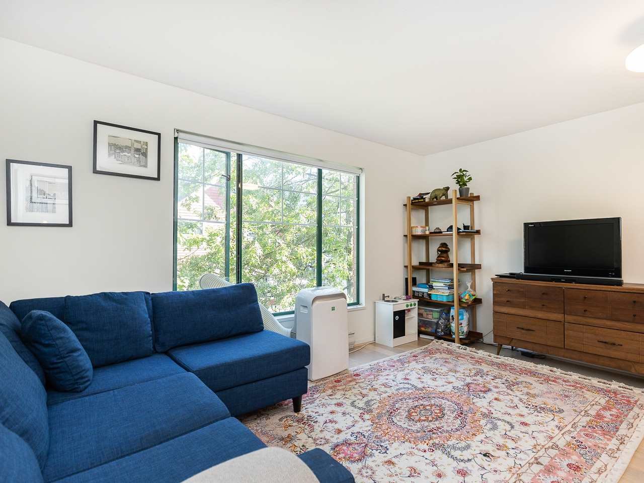 307-929 W 16th Ave