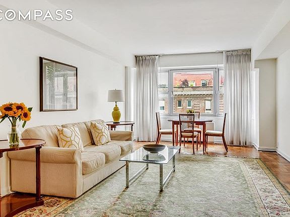 77 West 55th Street Unit: 18F