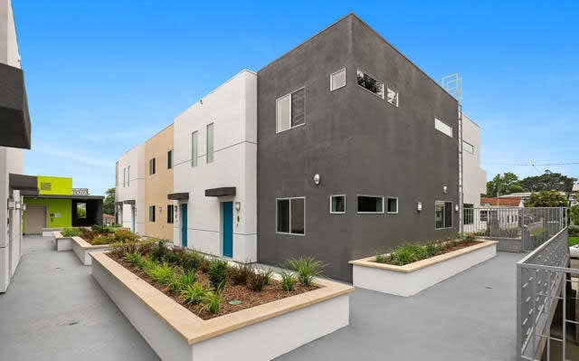 2000 Lake Ave #3