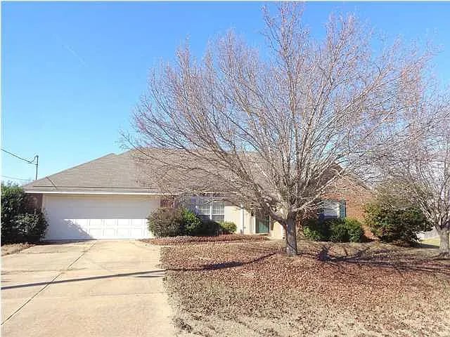 203 Lakeshore Dr