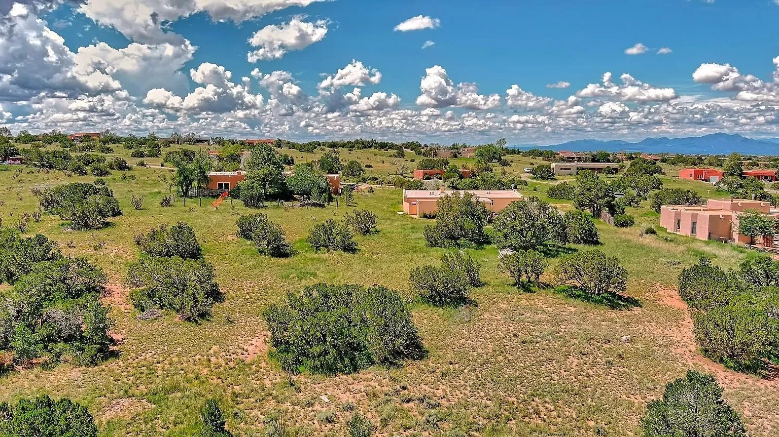 28 Alondra Rd