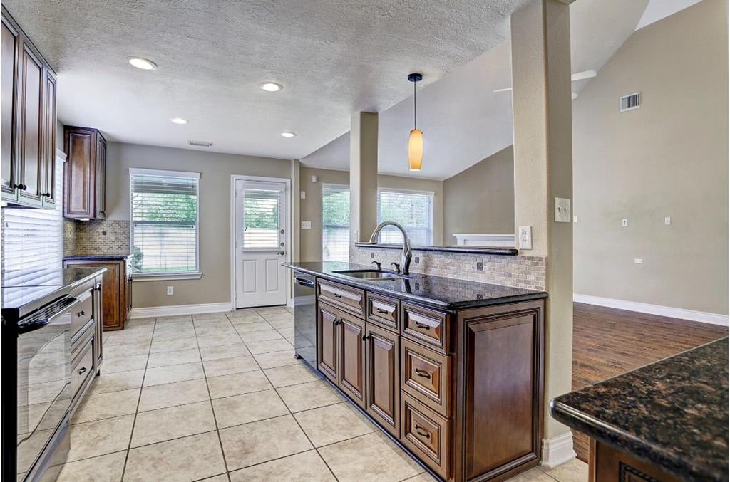 634 Catalina Cove Ln