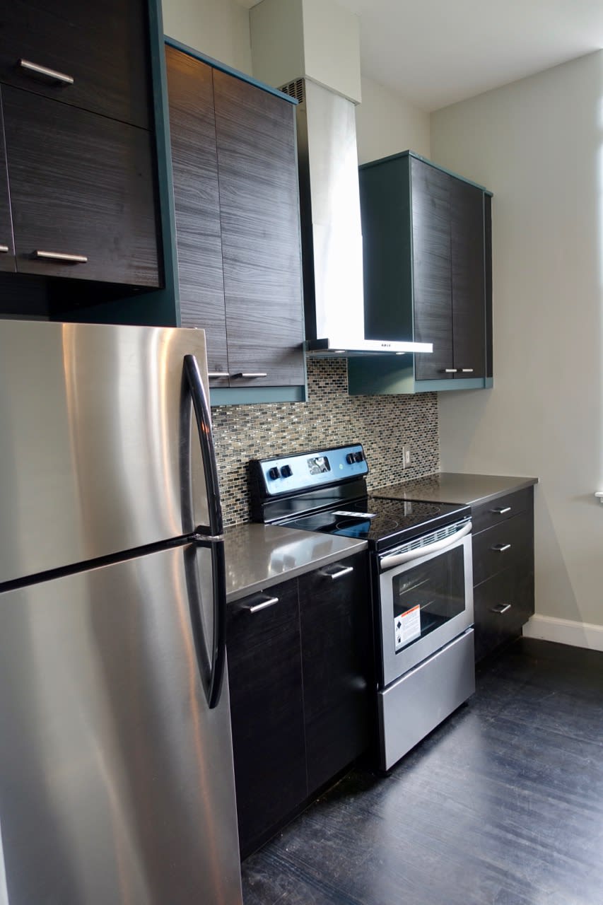 Roxbury Fort Hill - 2 Bedroom 1 Laundry, Air Conditioning and Roof Deck - SEPTEMBER 1!