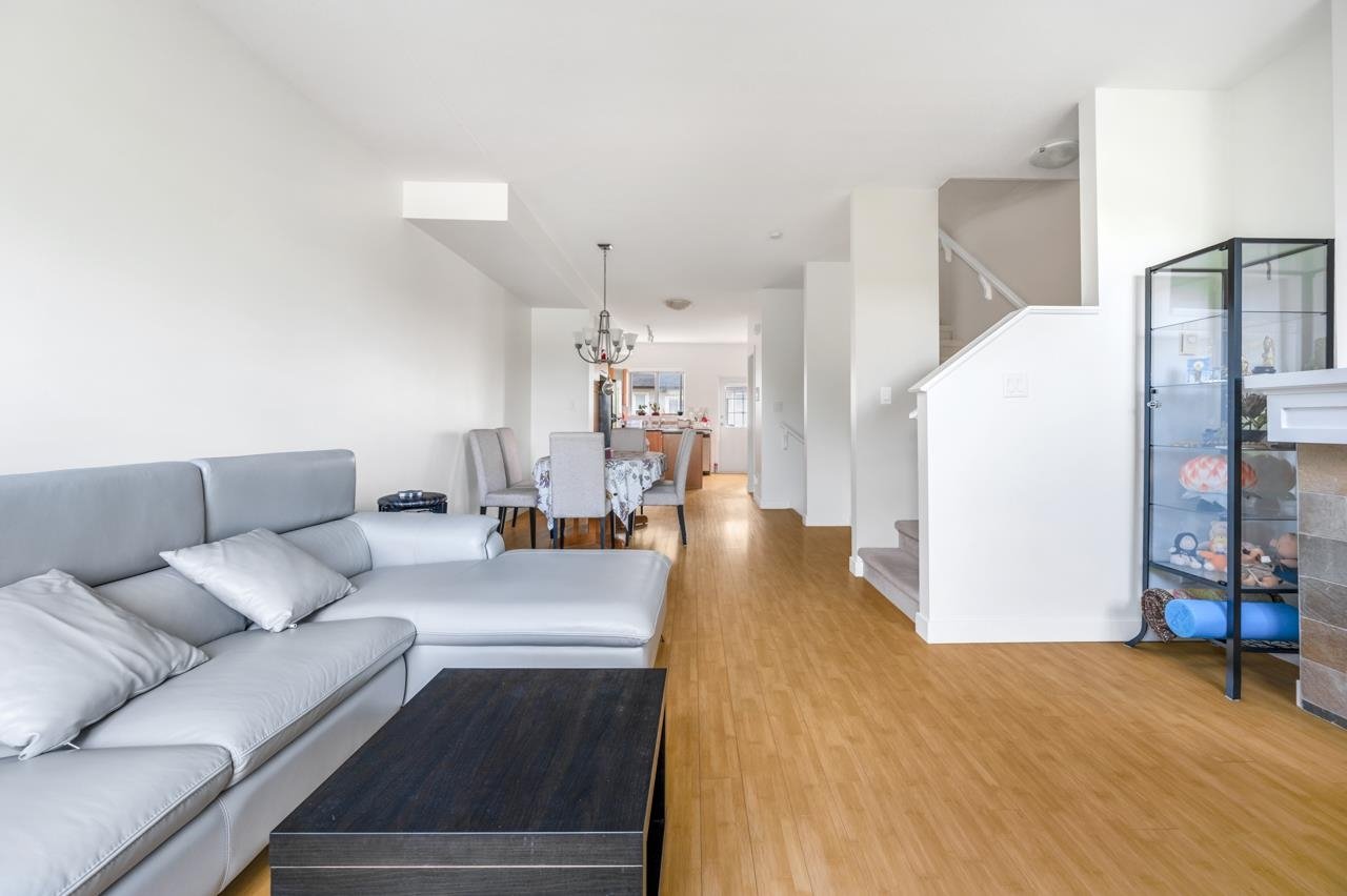 23-5988 Lancing Rd