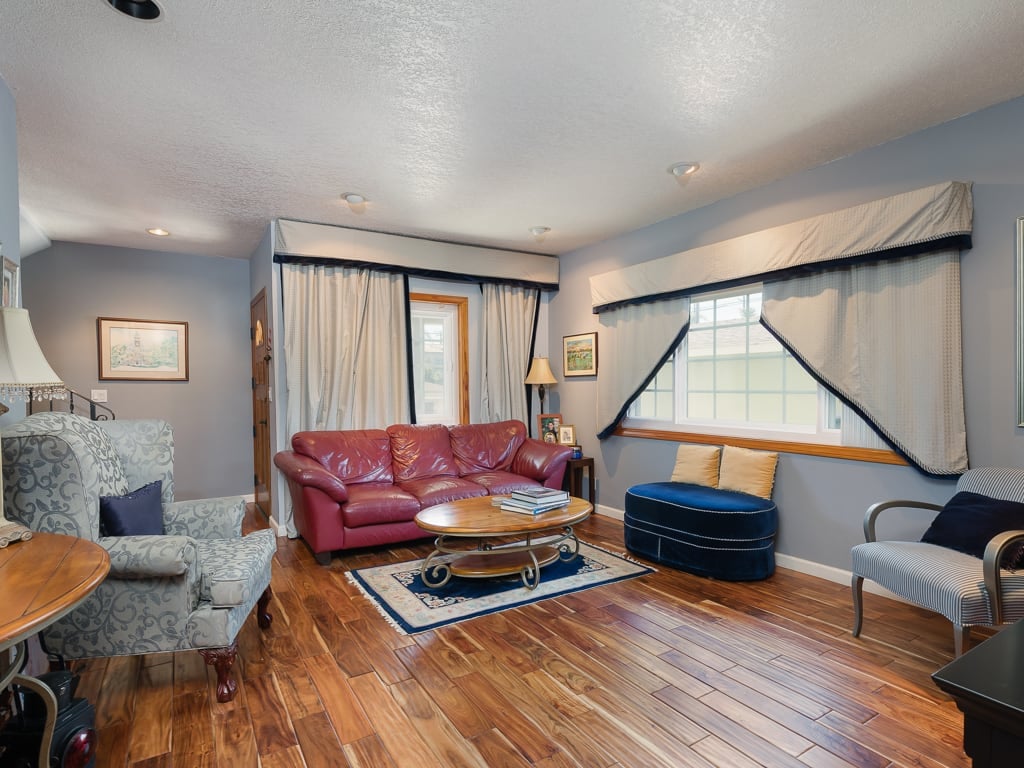 948 Loma Vista St