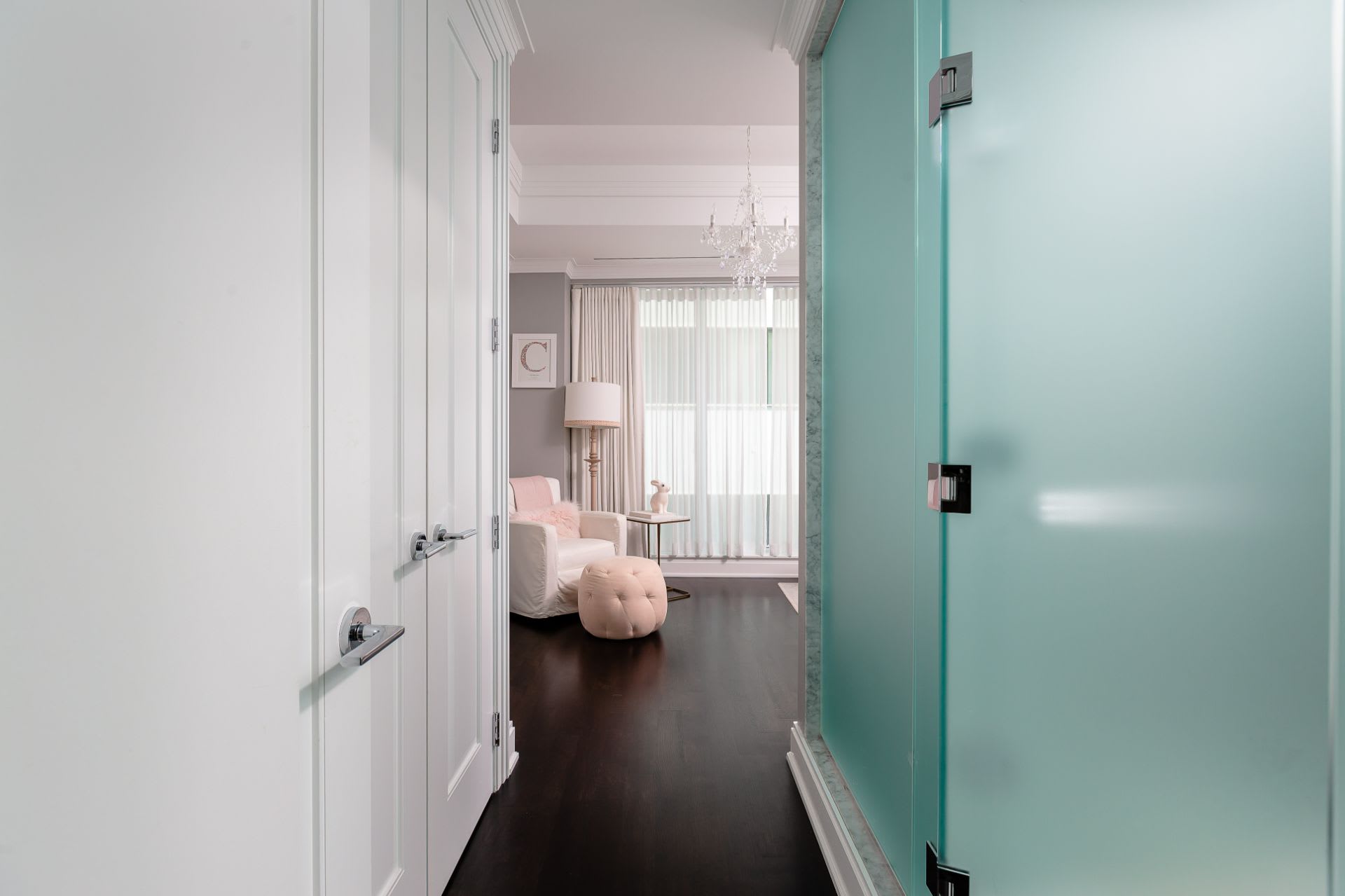 206 Bloor St W 