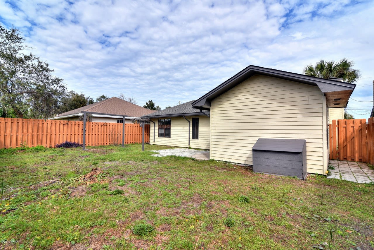 106 E Sonata Circle