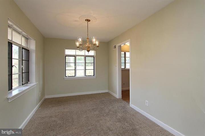 1885 Patrick Henry Dr