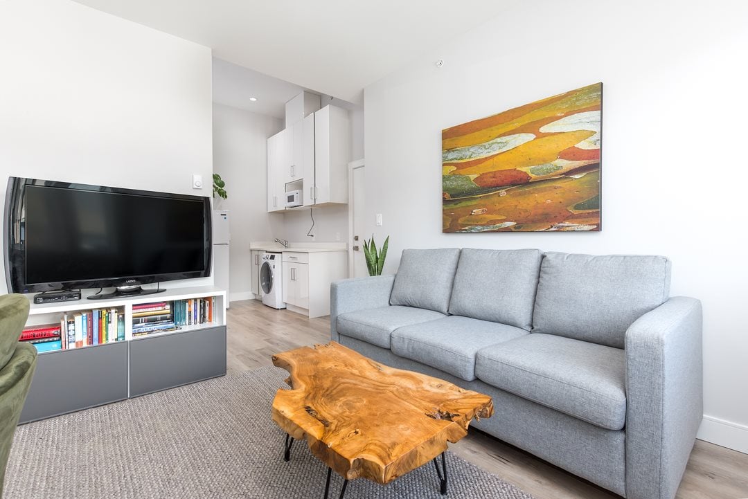39217 Falcon Cres