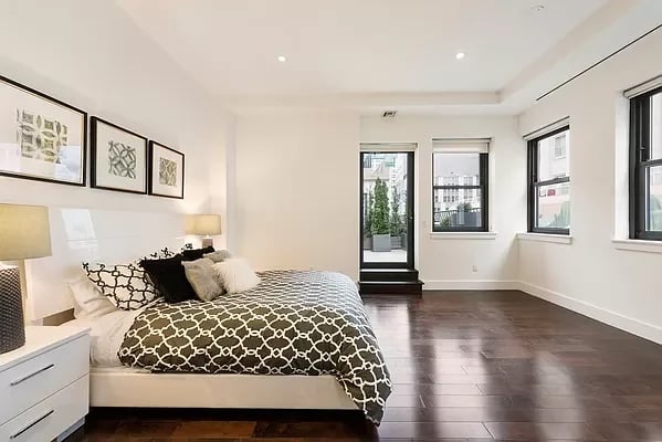 25 Broad Street PH2D