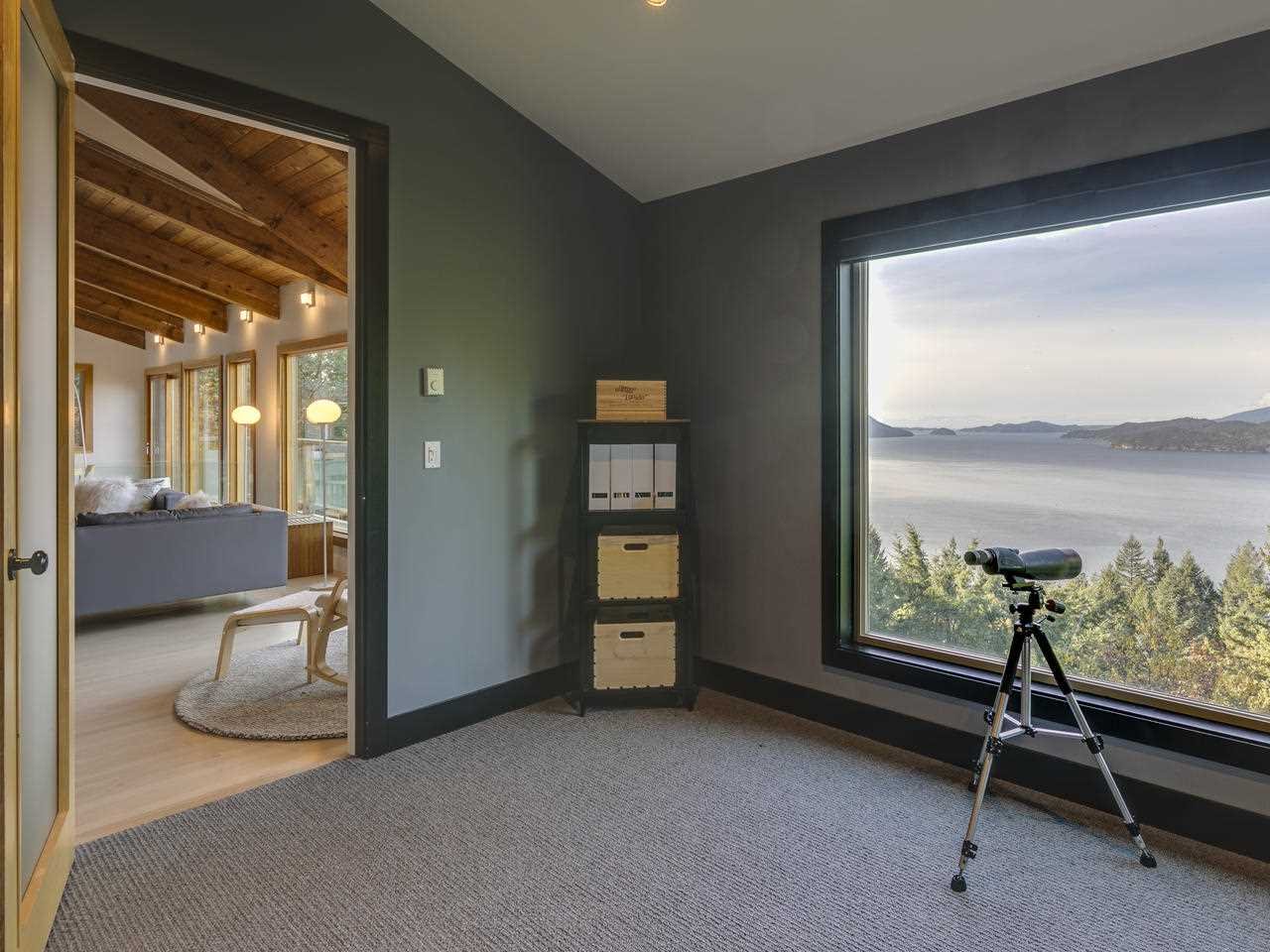 280 Mountain Dr