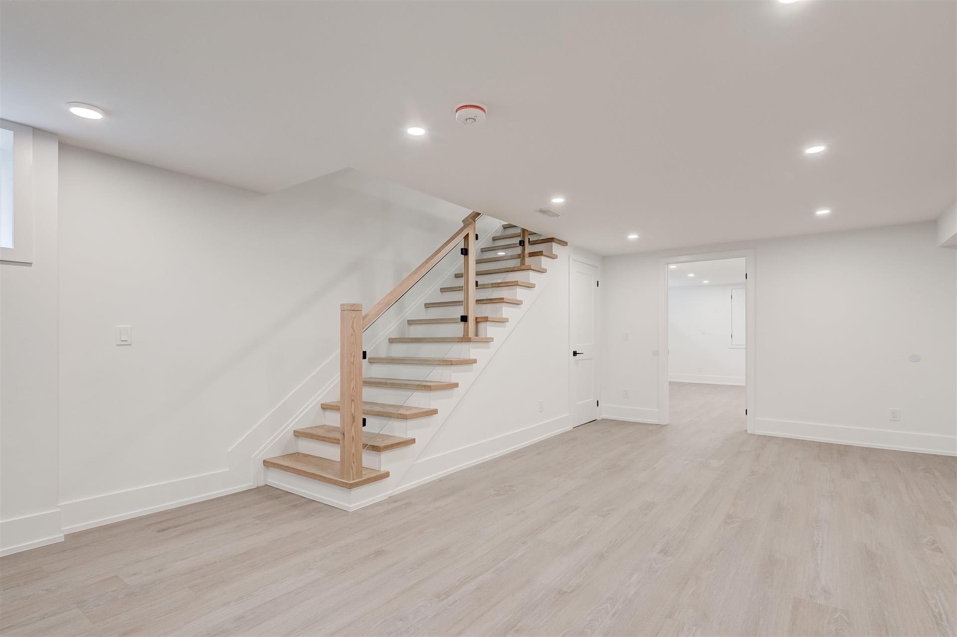 2 Willingdon Ave