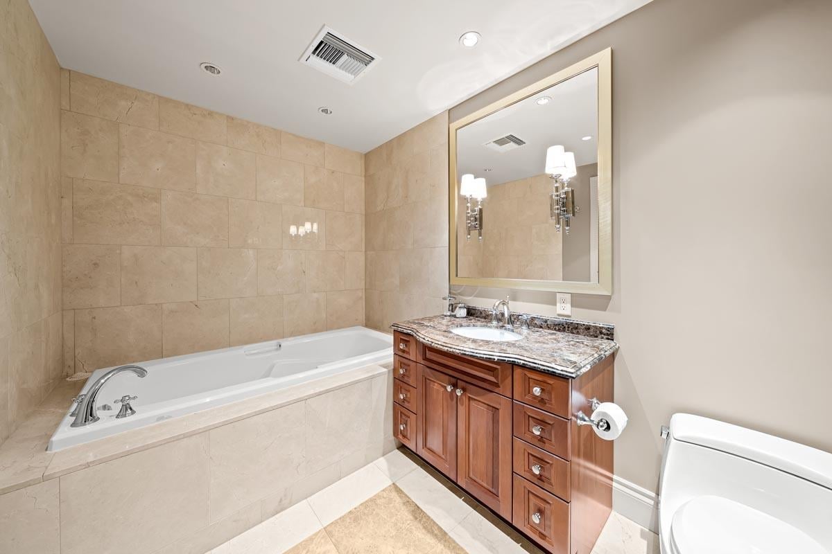 2001-428 Beach Crescent, Vancouver